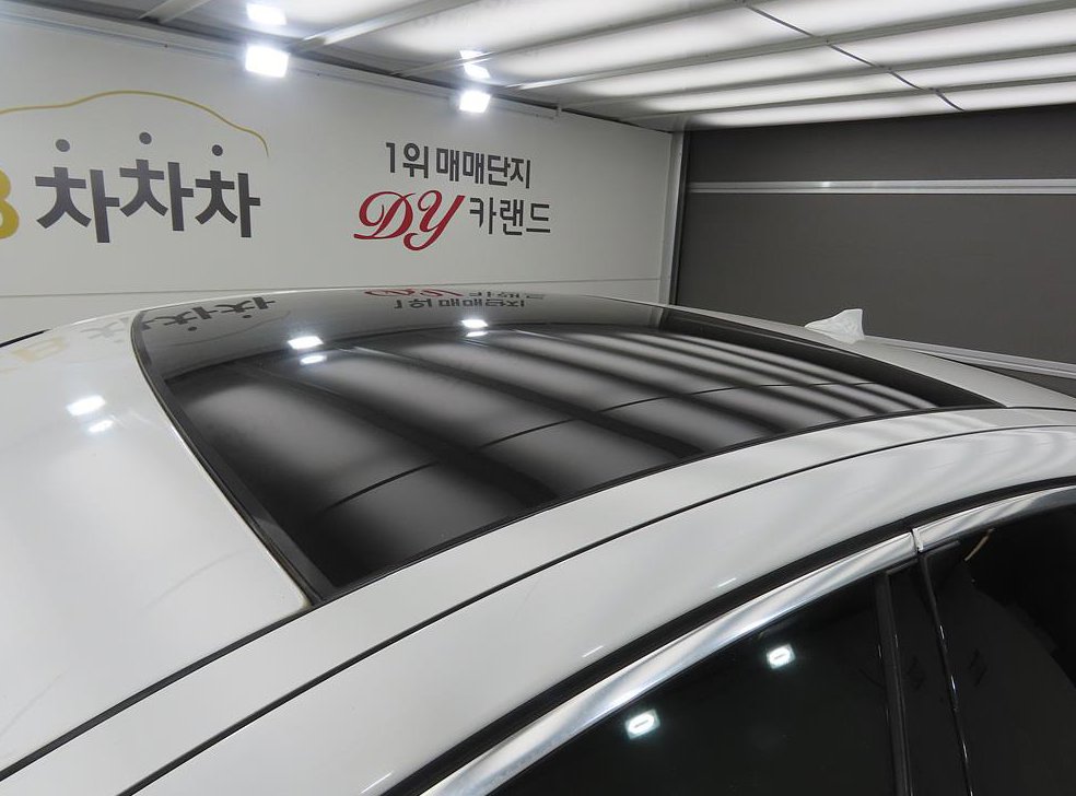 재규어 XE 2.0D 포트폴리오 사진 15
