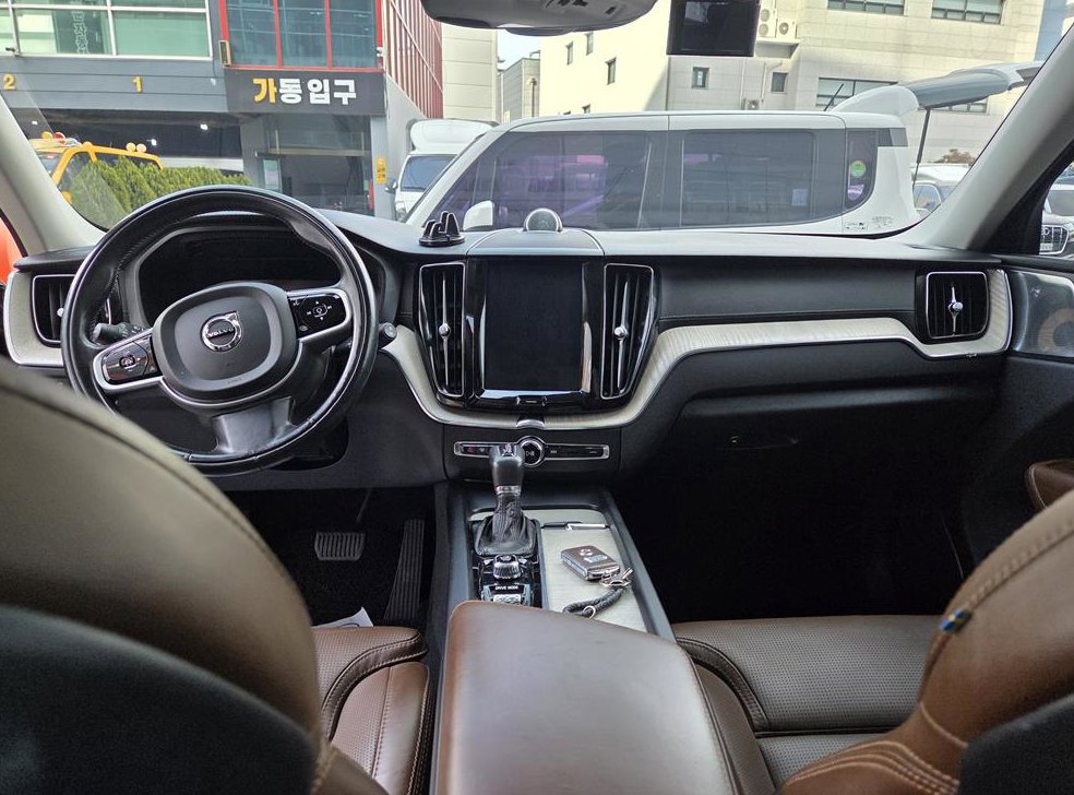 볼보 XC60 D5 AWD 인스크립션 사진 16
