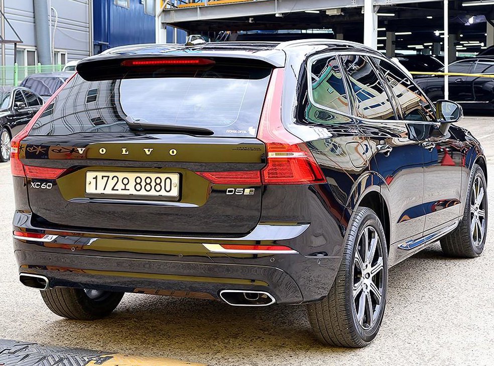 볼보 XC60 D5 AWD 인스크립션 사진 4