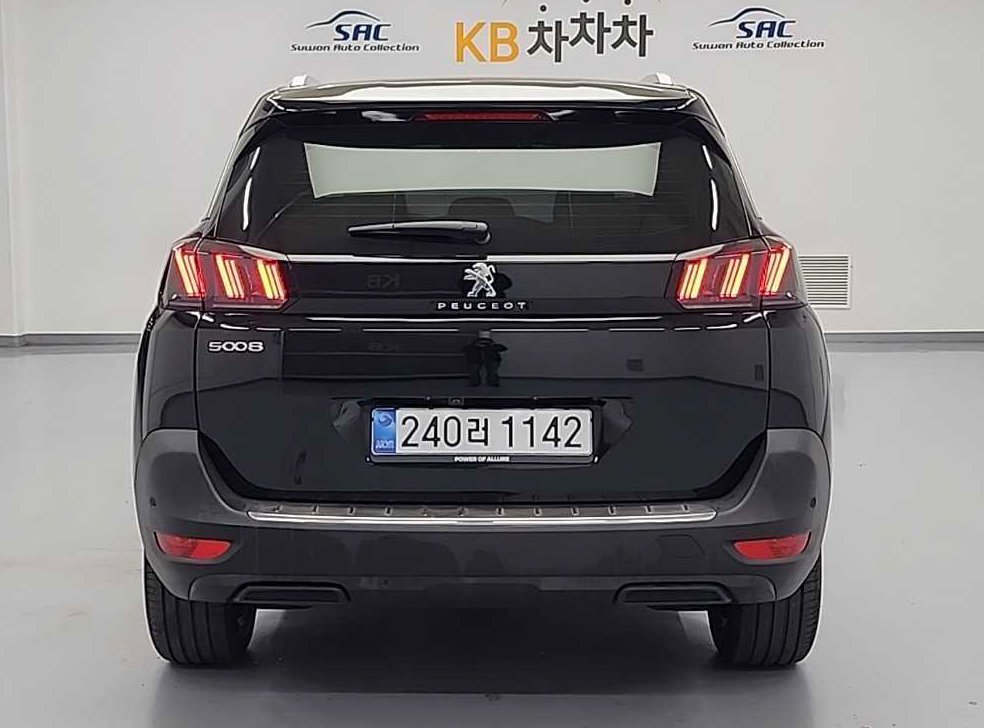 푸조 5008 1.2 Pure Tech GT 사진 3