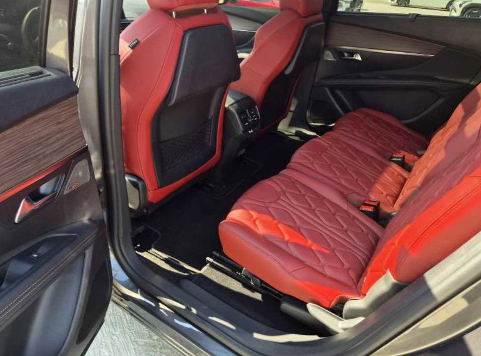 푸조 5008 1.2 Pure Tech GT 사진 12
