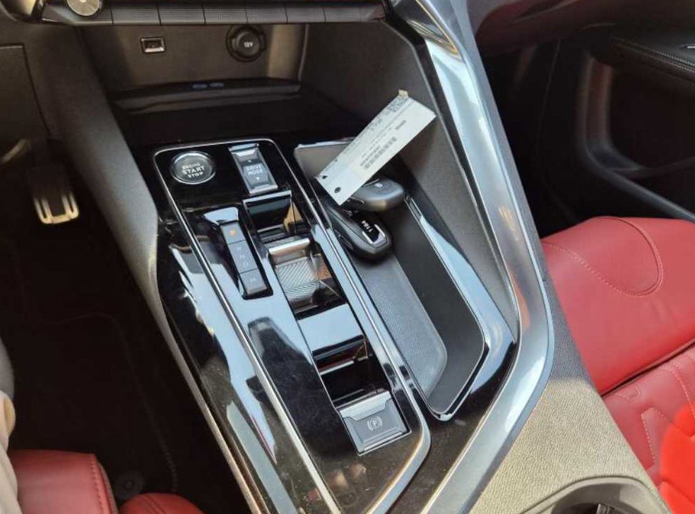 푸조 5008 1.2 Pure Tech GT 사진 8