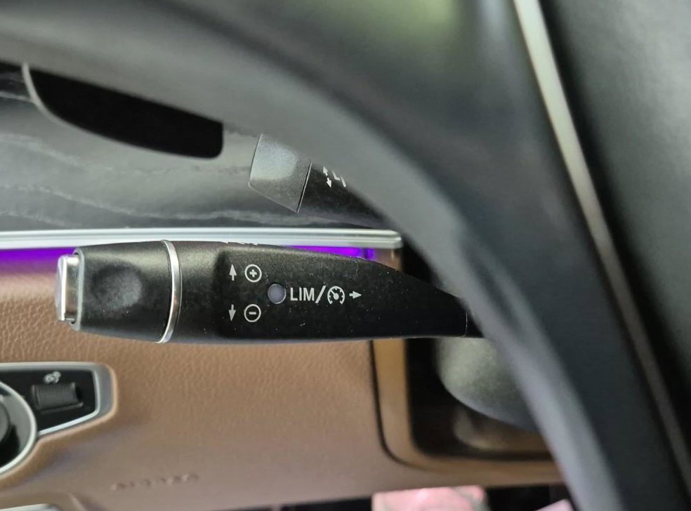벤츠 E 클래스 E220d 아방가르드 사진 16