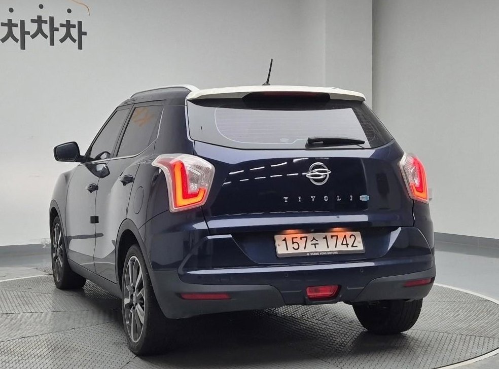 KG모빌리티(쌍용)  티볼리 디젤 2WD 1.6 VX 사진 2