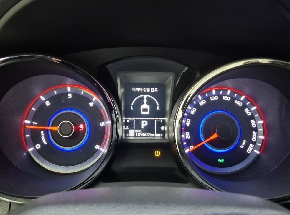 KG모빌리티(쌍용)  티볼리 디젤 2WD 1.6 VX 사진 6