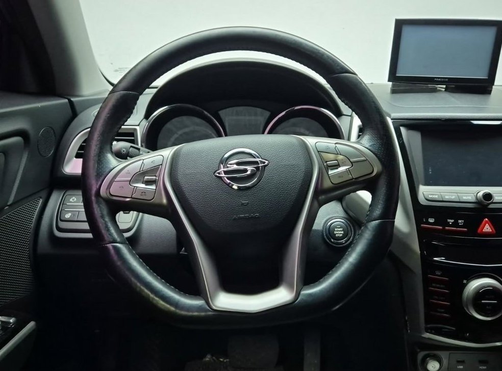 KG모빌리티(쌍용)  티볼리 디젤 2WD 1.6 VX 사진 9
