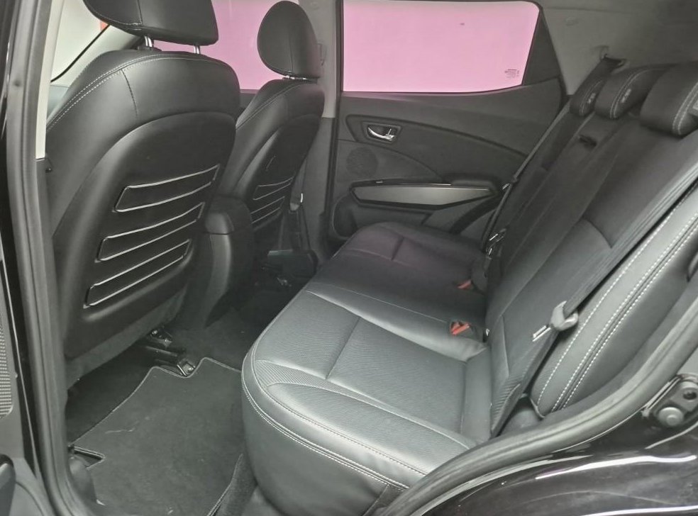 KG모빌리티(쌍용)  티볼리 디젤 2WD 1.6 LX 사진 12