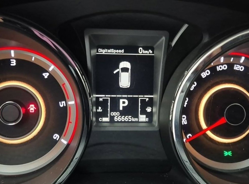 KG모빌리티(쌍용)  티볼리 디젤 2WD 1.6 LX 사진 6