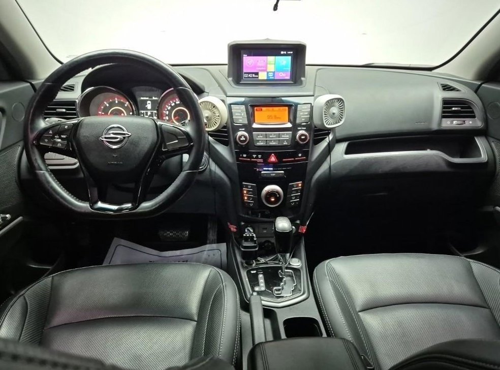 KG모빌리티(쌍용)  티볼리 디젤 2WD 1.6 LX 사진 7