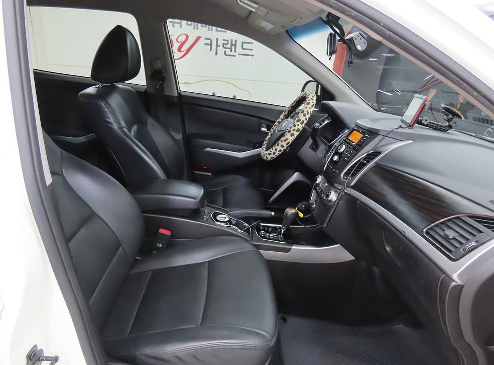 KG모빌리티(쌍용)  코란도 4WD 2.0 CVT 사진 11