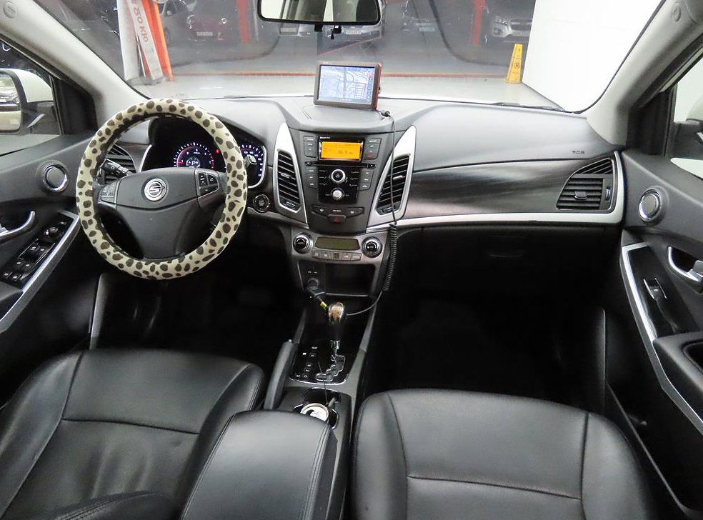 KG모빌리티(쌍용)  코란도 4WD 2.0 CVT 사진 5