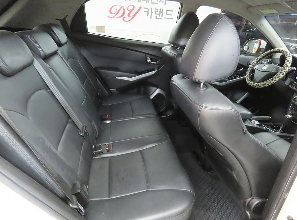 KG모빌리티(쌍용)  코란도 4WD 2.0 CVT 사진 6