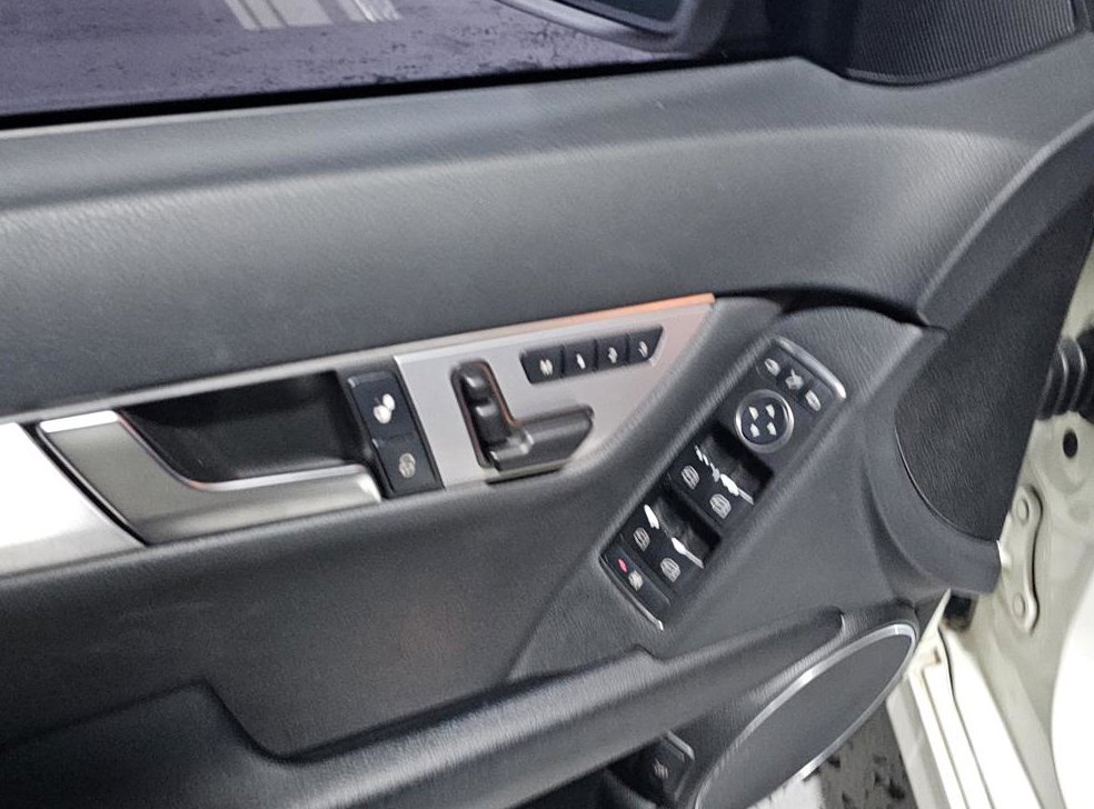 벤츠 C 클래스 C220 CDI 아방가르드 사진 12