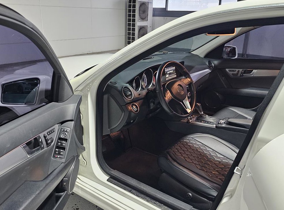 벤츠 C 클래스 C220 CDI 아방가르드 사진 13