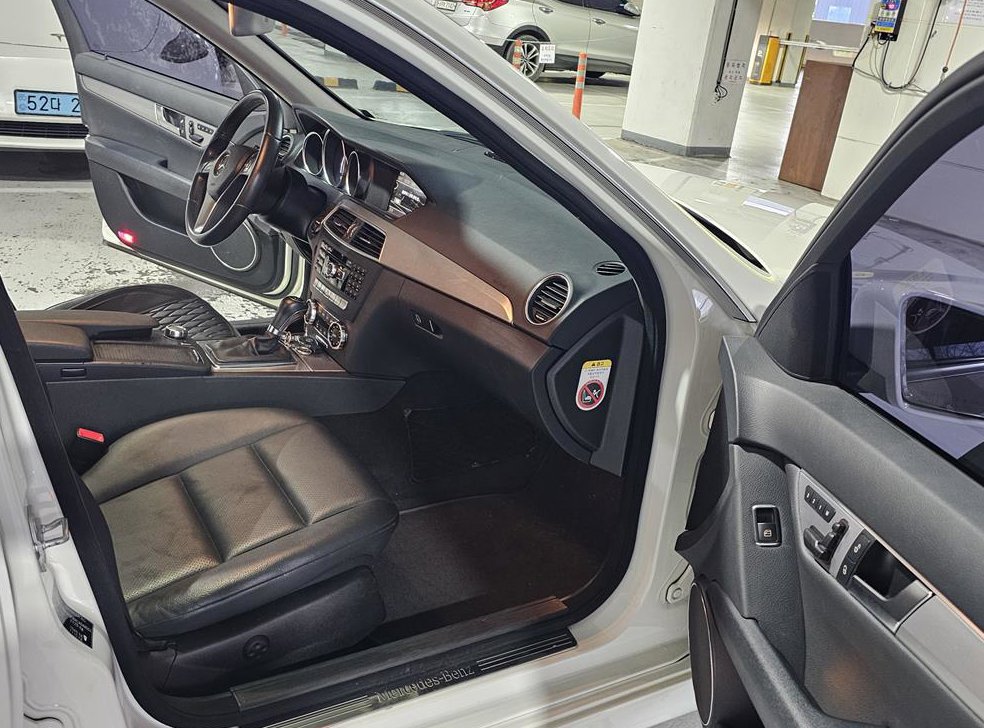 벤츠 C 클래스 C220 CDI 아방가르드 사진 17