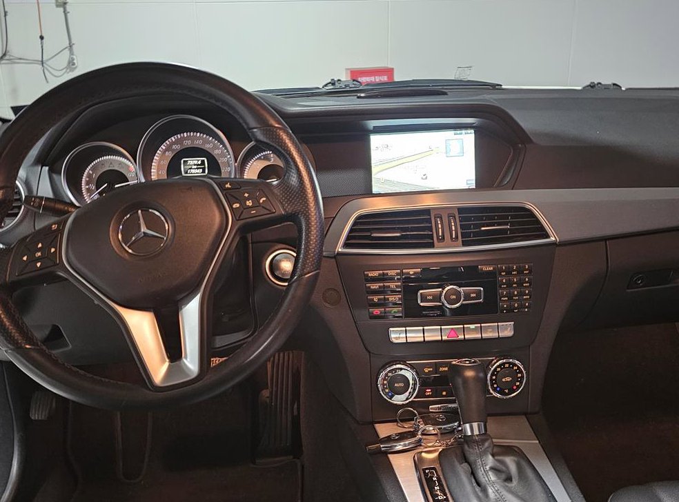 벤츠 C 클래스 C220 CDI 아방가르드 사진 7
