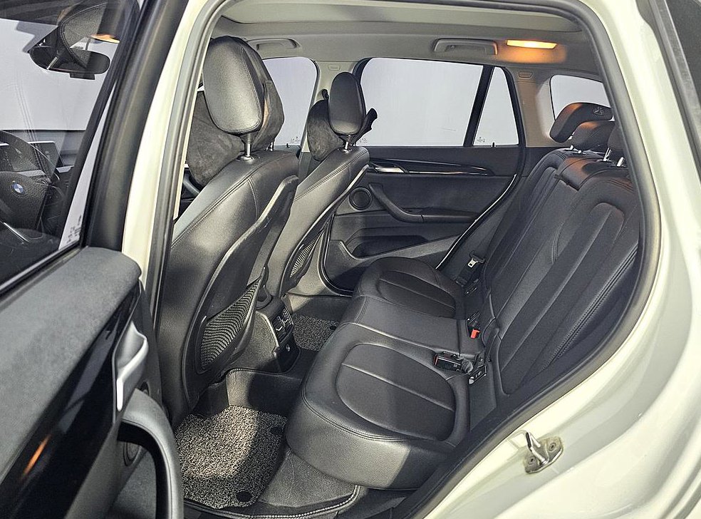 BMW X1 xDrive 18d 사진 9