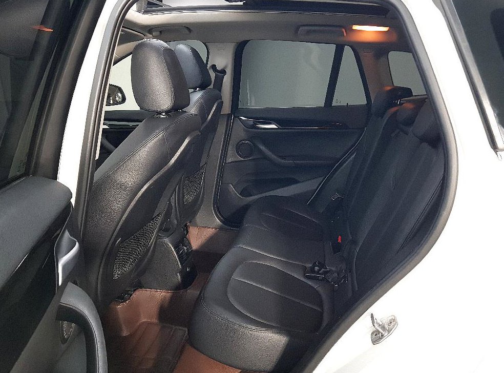 BMW X1 xDrive 18d 사진 9