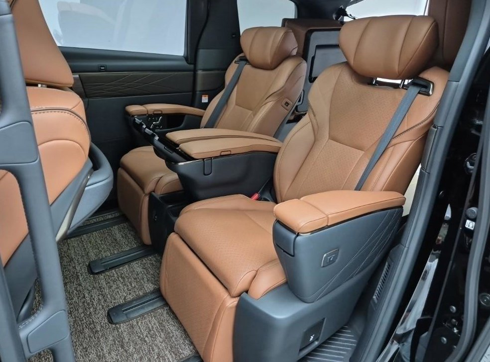 토요타 알파드 2.5 HEV AWD 사진 12
