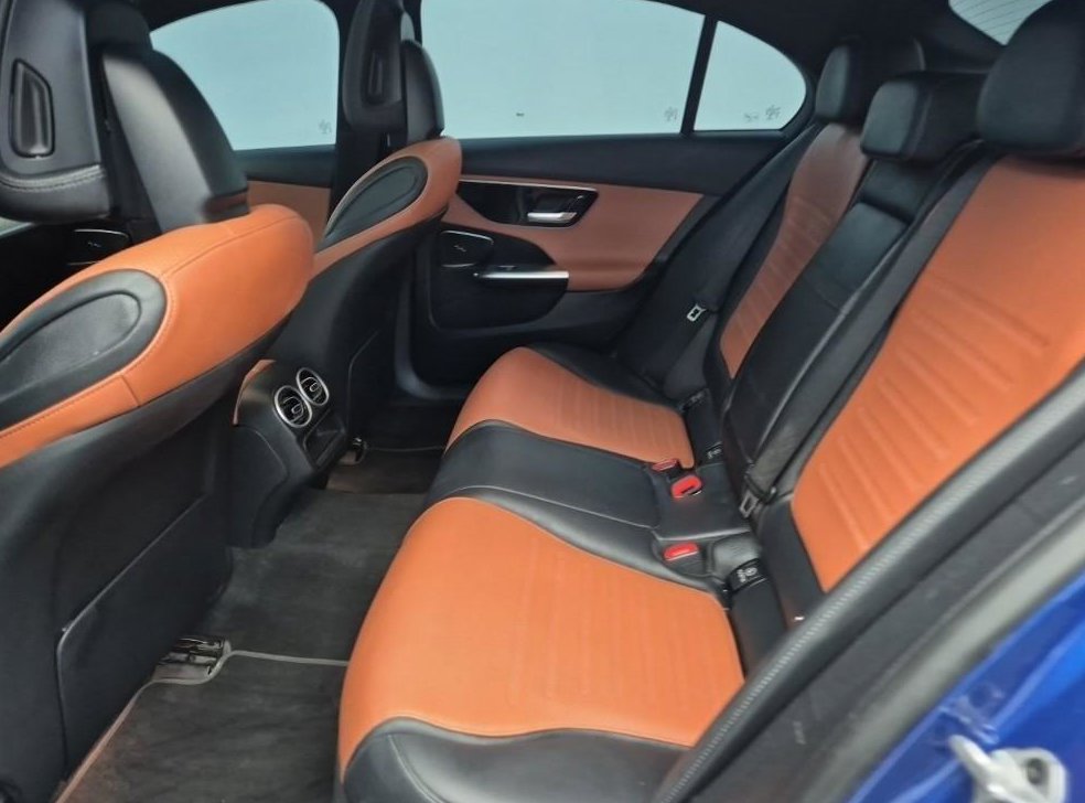 벤츠 C 클래스 C300 AMG Line 사진 12