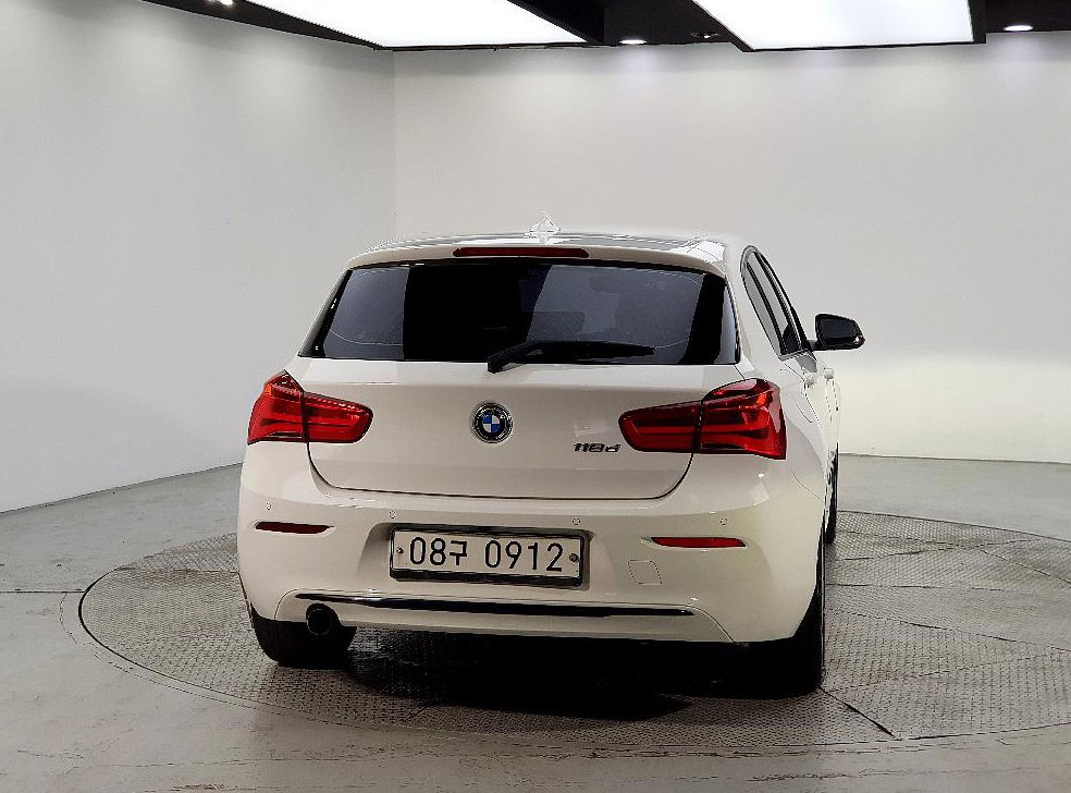 BMW 1시리즈 118d 스포츠 사진 3
