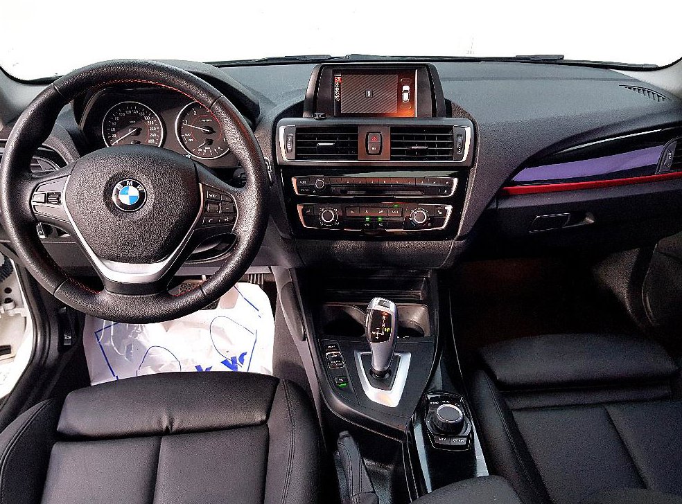 BMW 1시리즈 118d 스포츠 사진 5