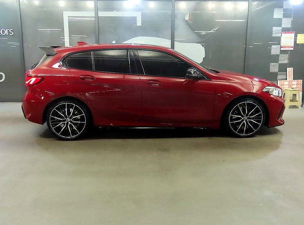 BMW 1시리즈 M135i xDrive 퍼스트 에디션 사진 3