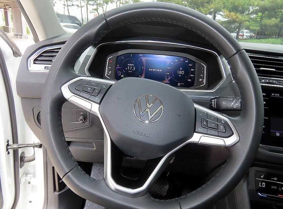 폭스바겐 티구안 2.0 TDI 프레스티지 사진 8