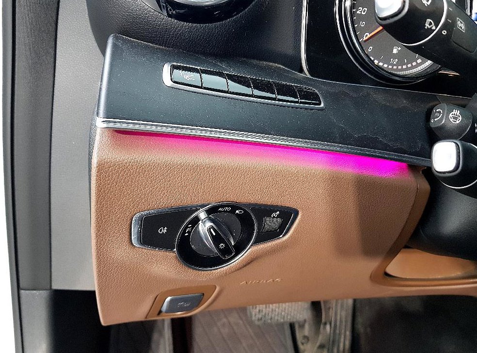벤츠 E 클래스 E220d 4MATIC 아방가르드 사진 11