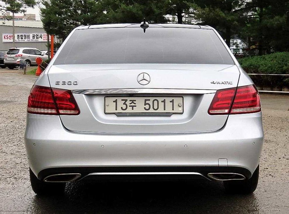 벤츠 E 클래스 E300 4MATIC 아방가르드 사진 4