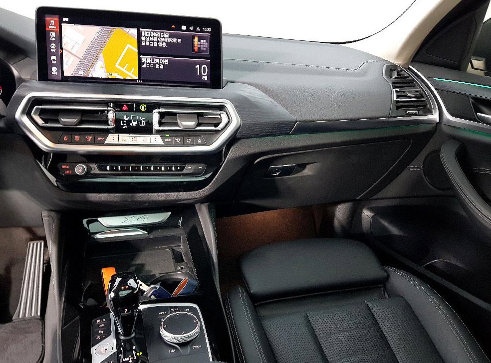 BMW X4 xDrive 20i xLine 사진 10