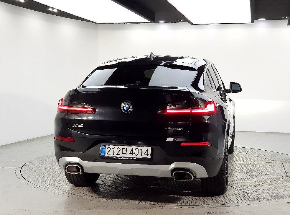 BMW X4 xDrive 20i xLine 사진 3