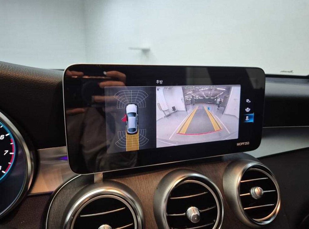 벤츠 GLC 클래스 GLC 300 4MATIC 쿠페 사진 15