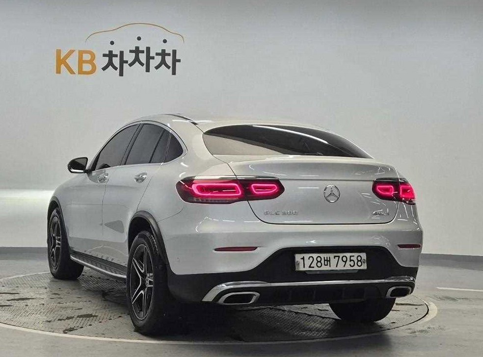 벤츠 GLC 클래스 GLC 300 4MATIC 쿠페 사진 2