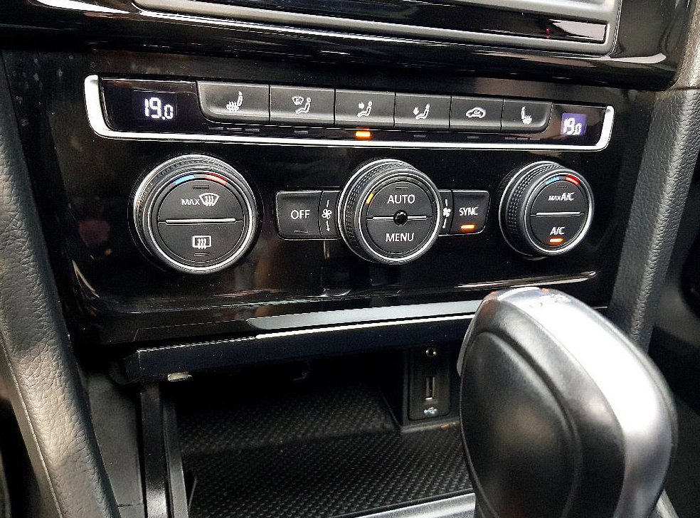 폭스바겐 골프 2.0 TDI 프리미엄 사진 13