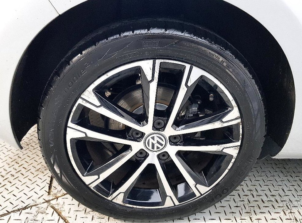 폭스바겐 골프 2.0 TDI 프리미엄 사진 20