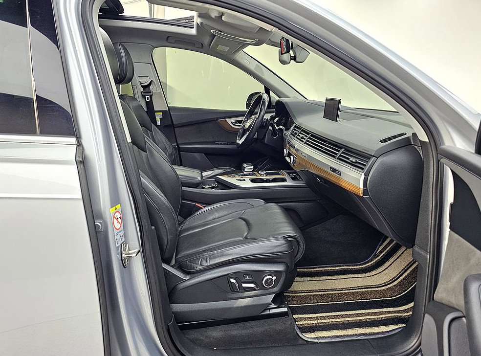 아우디 Q7 45 TDI 콰트로 프리미엄 사진 11