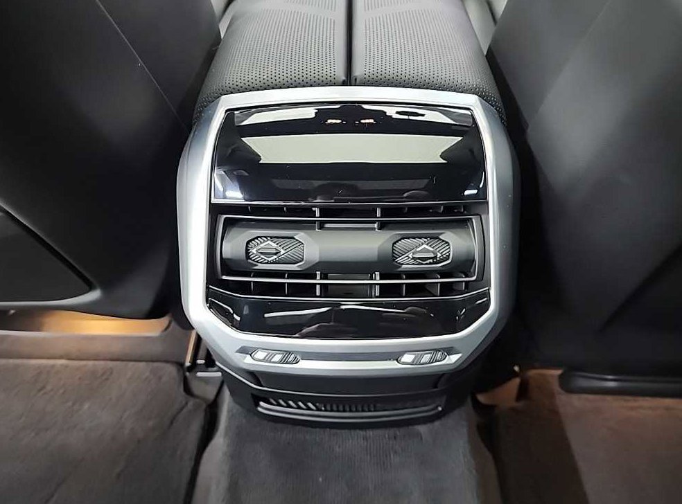BMW i7 xDrive 60 M 스포츠 이그제큐티브 팩 사진 13