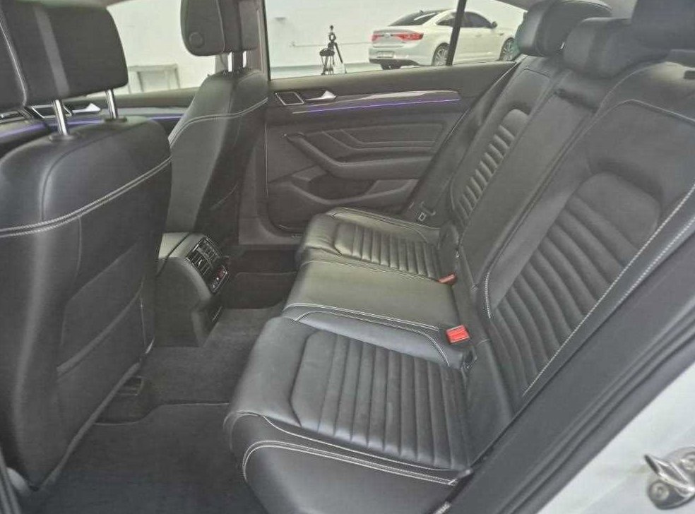 폭스바겐 파사트 2.0 TDI 4모션 프레스티지 사진 12