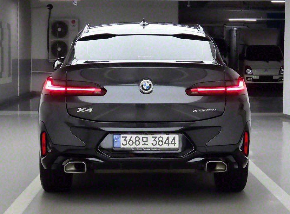 BMW X4 xDrive 20i xLine 사진 3