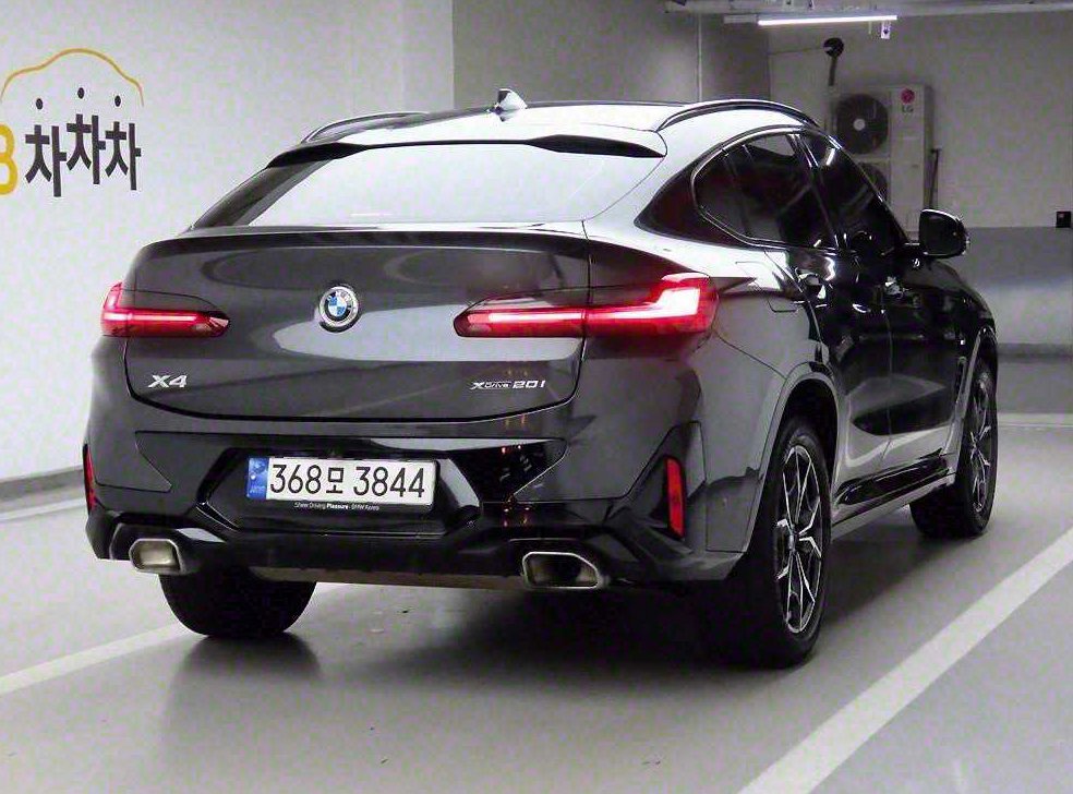 BMW X4 xDrive 20i xLine 사진 4