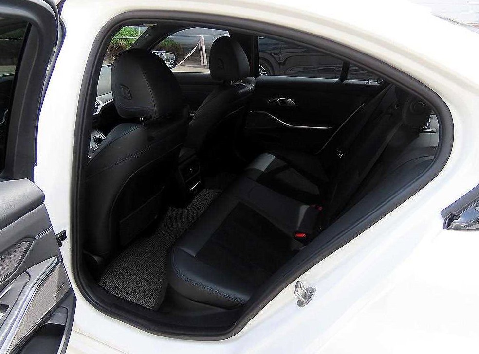 BMW 3시리즈 320i M 스포츠 사진 6