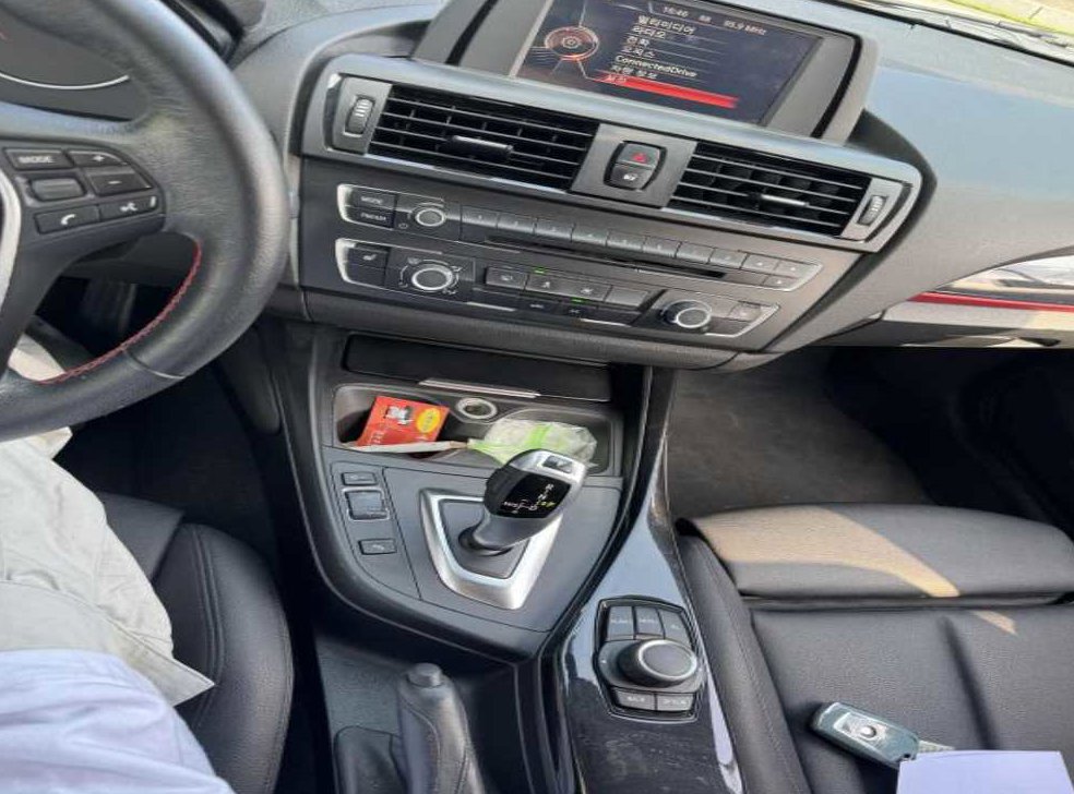 BMW 1시리즈 118d 스포츠 사진 17