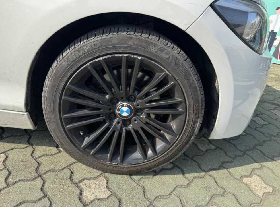 BMW 1시리즈 118d 스포츠 사진 19