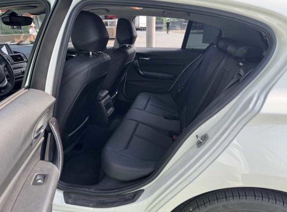 BMW 1시리즈 118d 스포츠 사진 8