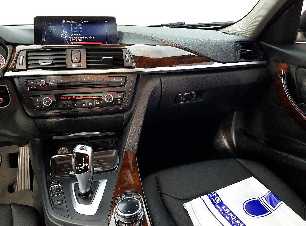BMW 3시리즈 320d 사진 10