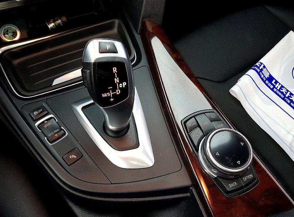 BMW 3시리즈 320d 사진 13