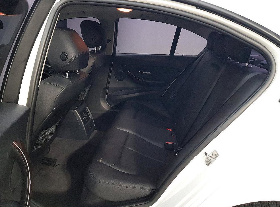 BMW 3시리즈 320d 사진 9