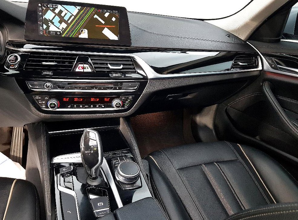 BMW 5시리즈 520d 럭셔리 스페셜 에디션 사진 10