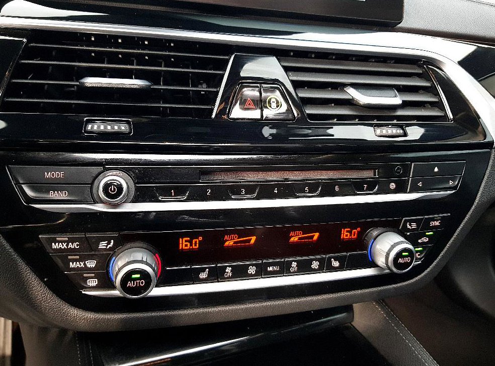 BMW 5시리즈 520d 럭셔리 스페셜 에디션 사진 11